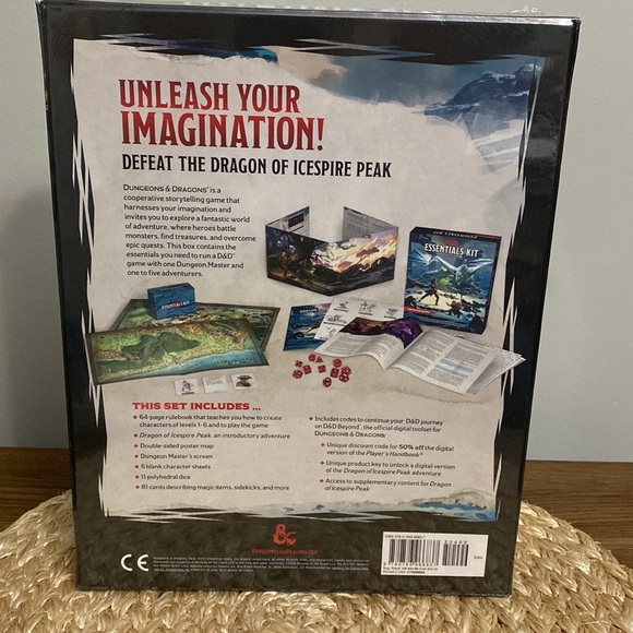 D&D Essentials Kit Dungeons & Dragons game New! - Picture 5 of 7